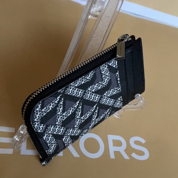 Michael Kors L Zip Mini Wallet - Picture 5 of 9